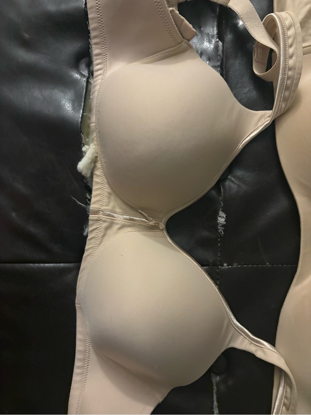 4 bras - Picture 3 of 10